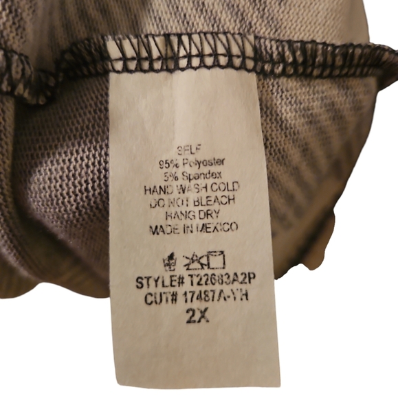 Plaid "fleece like" long sleeve top - Picture 3 of 4